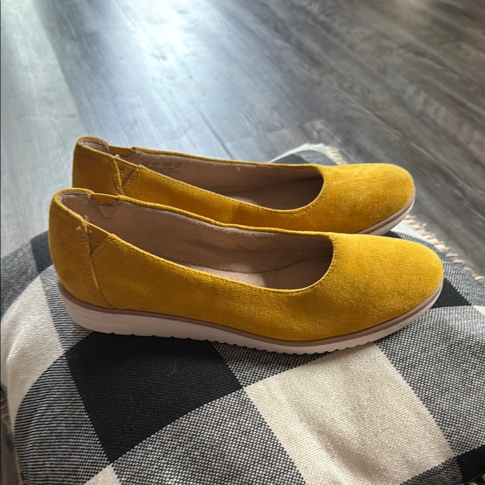 SOUL NATURALIZER Suede Women's Flats